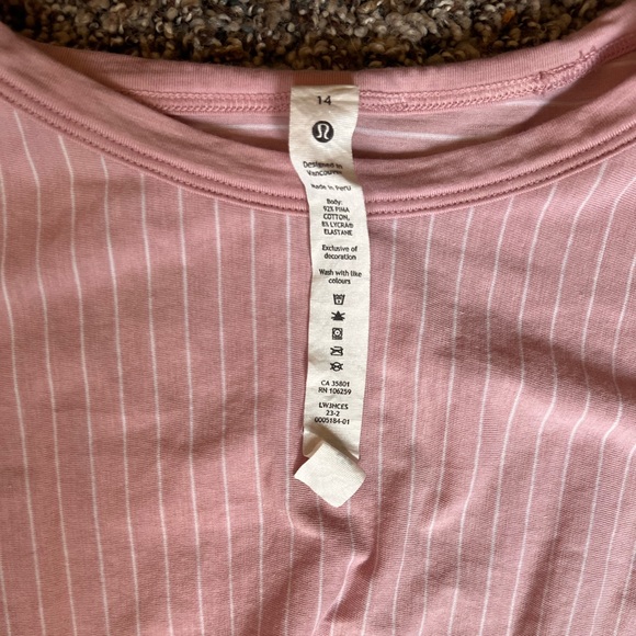 EUC Lululemon Crescent T-Shirt - Picture 6 of 6